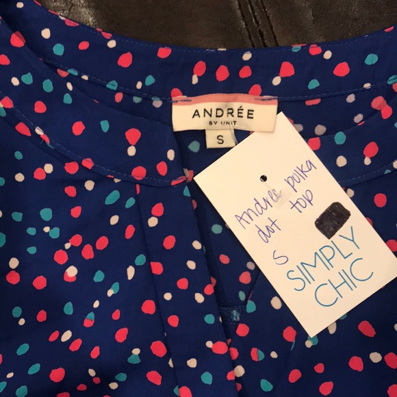 Andree by Unit Flutter Sleeve Top - Picture 3 of 3